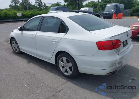 2014 Volkswagen Jetta 2.0L Tdi z USA, uszkodzony, nr VIN 3VWLL7AJ4EM430524